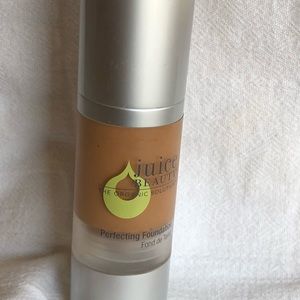 Juice Beauty Foundation Tan EUC 1 fl oz